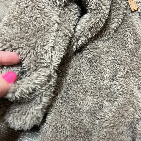 Carter's Furry Brown Bear Zip Up Footed Outfit Infant Size 9 Months - Picture 4 of 8